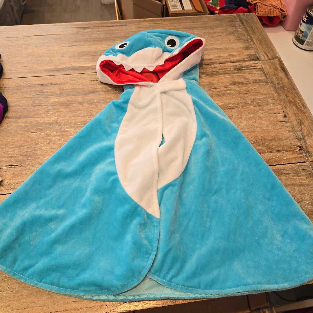 Great Pretenders like new Baby Shark blue cape 2-3T